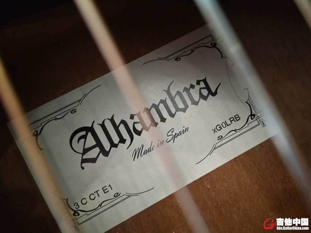 西班牙产Alhambra 3C CT E1超薄古典电箱吉他7.jpg