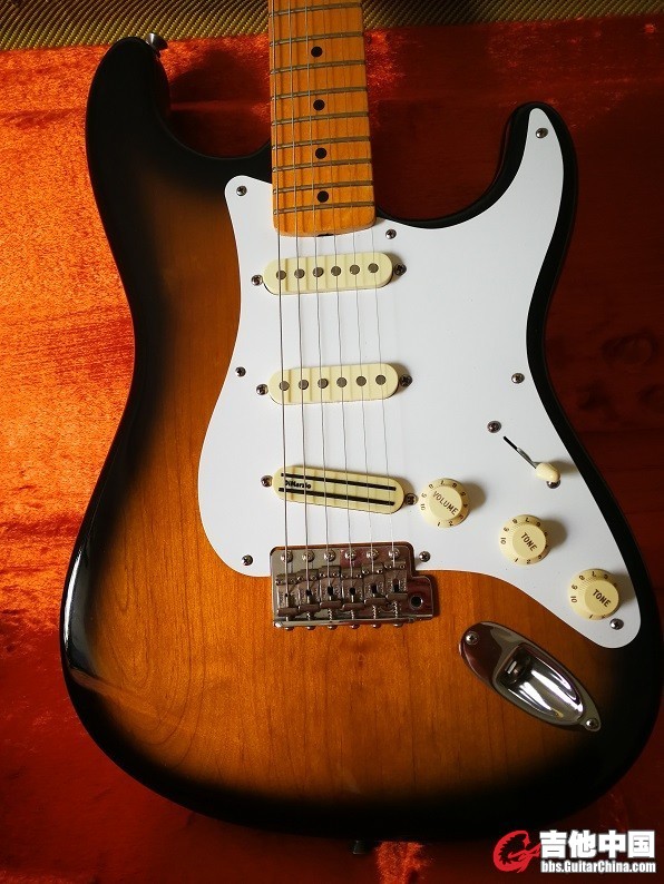 Fender Hotrod Vintage 57 front review.jpg