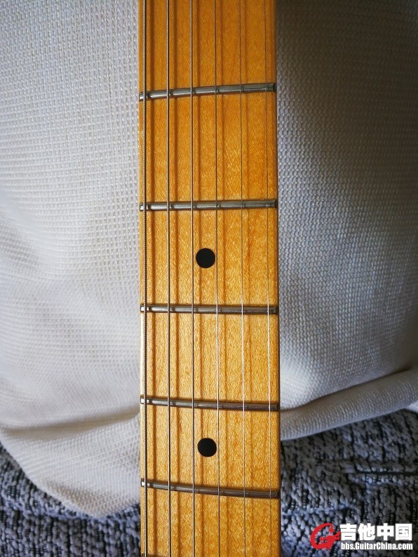 Fender Hotrod Vintage 57 fretwire&amp;fingerboard.jpg