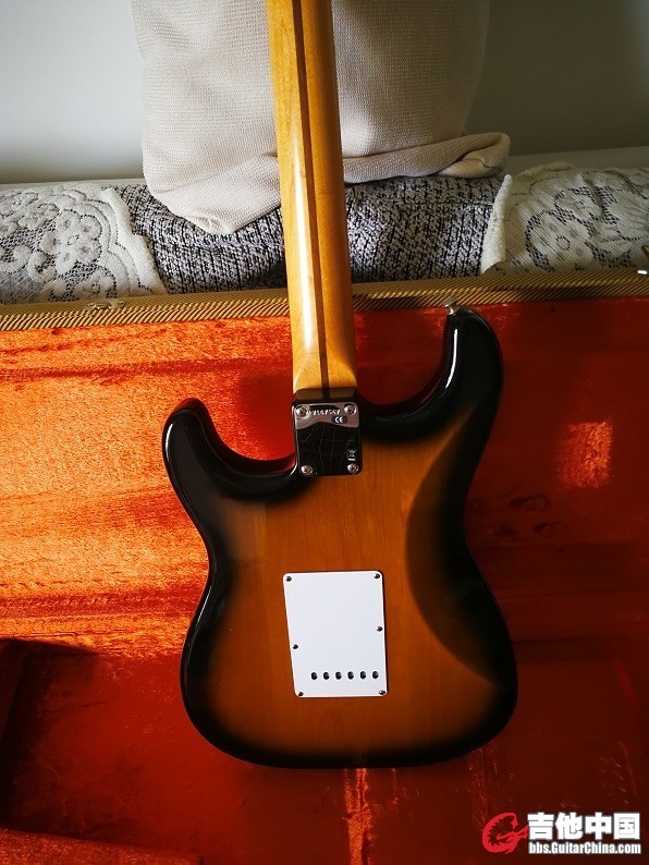 Fender Hotrod Vintage 57 back panel.jpg