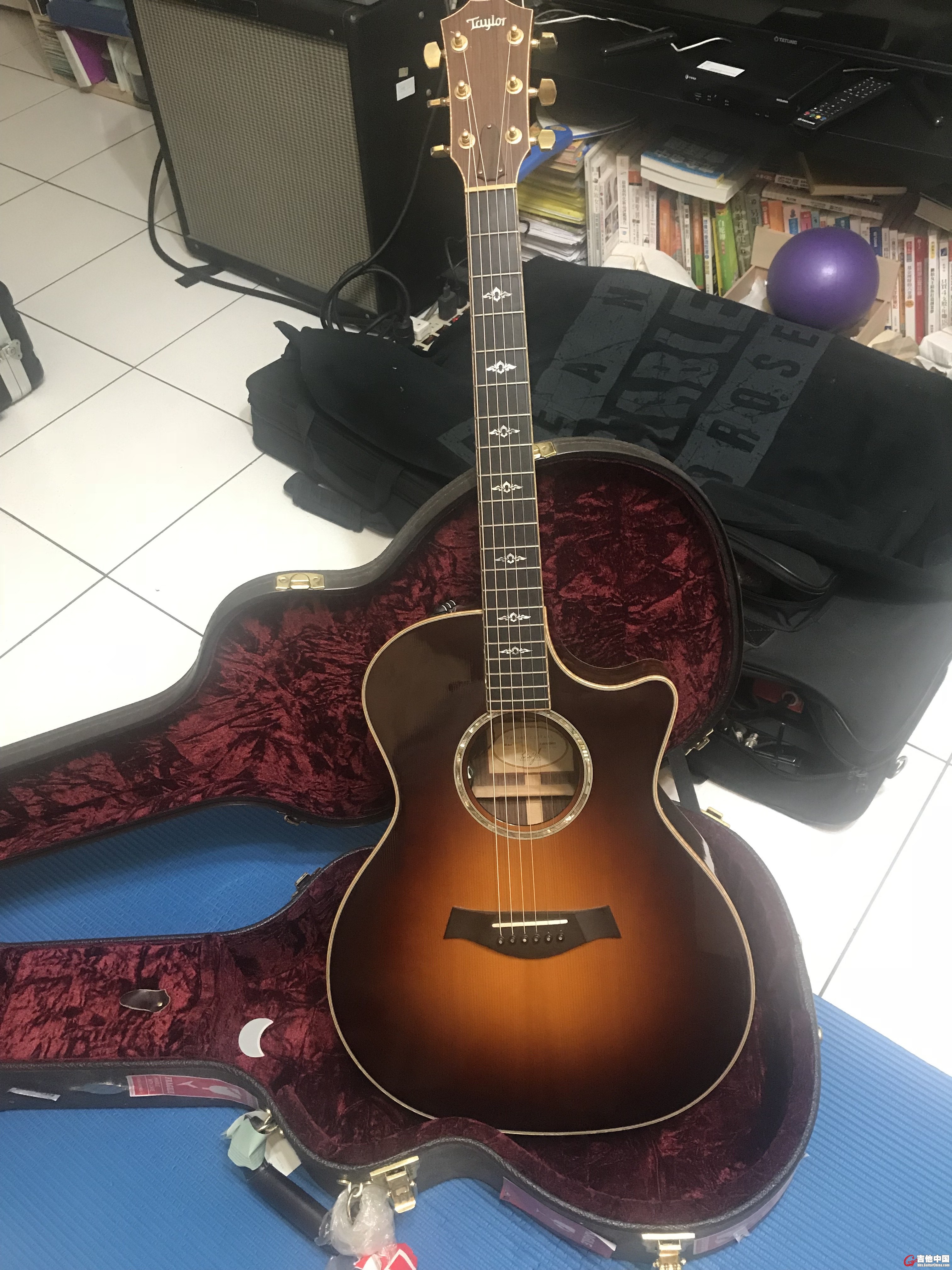 Taylor 814CE