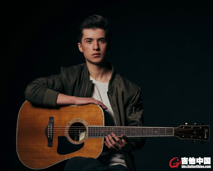 Marcin_Patrzalek_Acoustic_Guitar_2.jpg