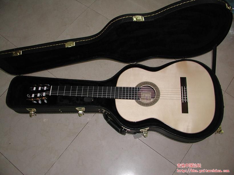 1小蒋吉他.JPG