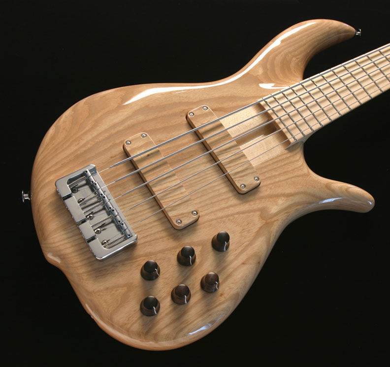 fbass_bn5_nat_bodyfnt.jpg