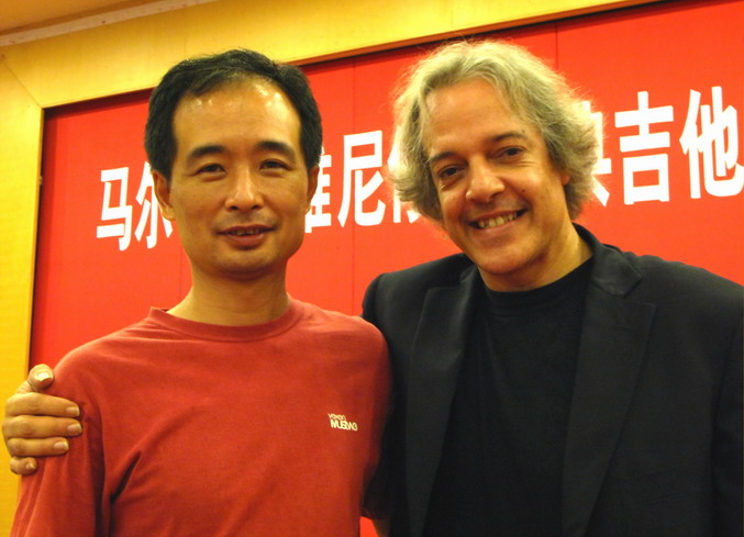 与吕东铭合影