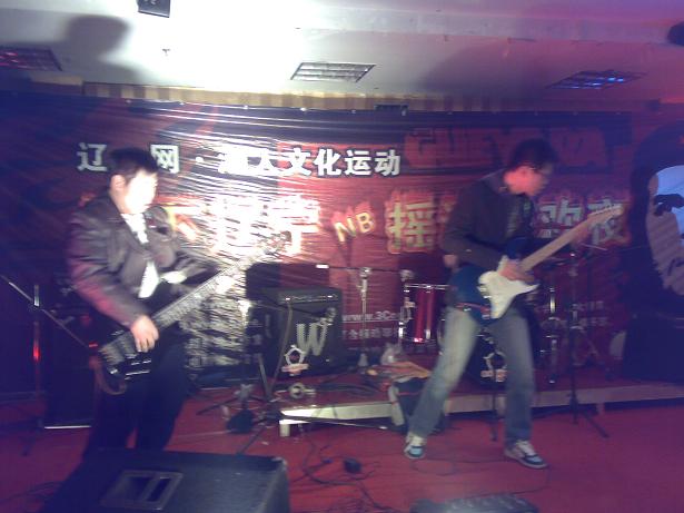 体型强健的BASS 技术型  表现力相当不错.jpg