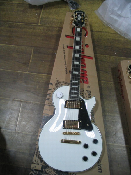 白色CUSTOM.jpg