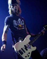 gunsnrosesst_ent-lead__200x248.jpg