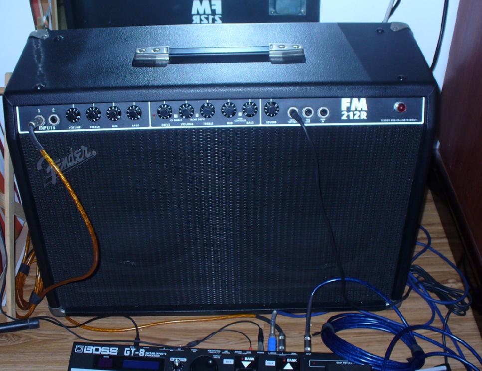 FENDER FM 212R