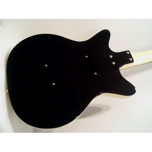 Danelectro_DC_BASS_SP_3.jpg