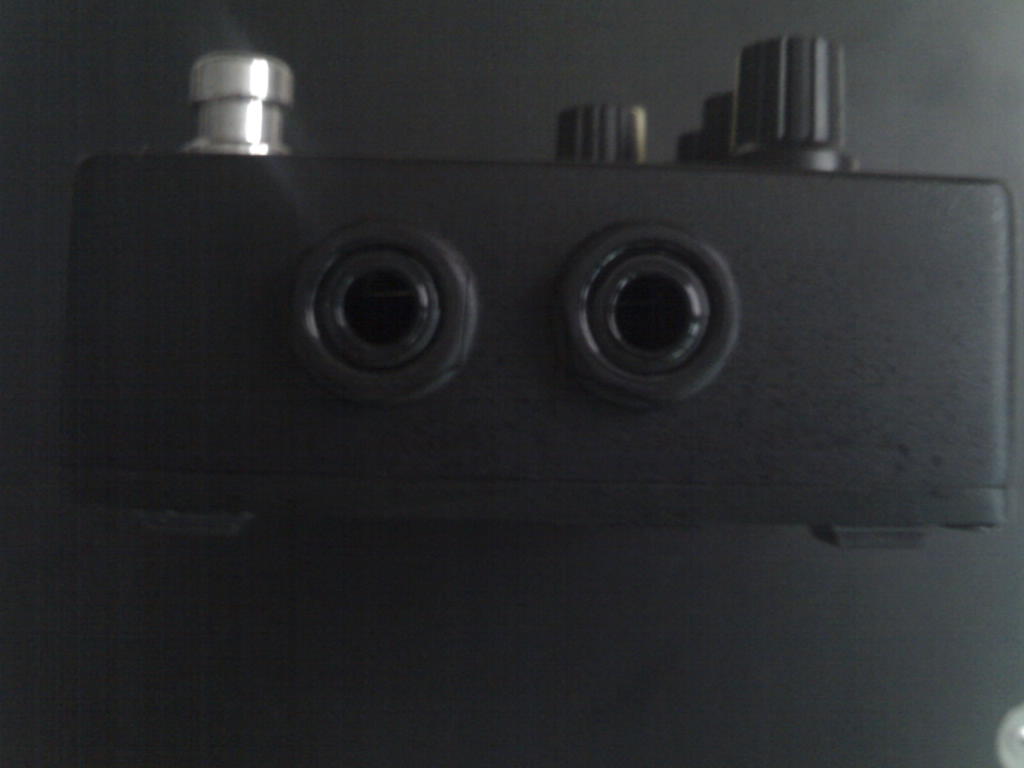 SansAmp BASS DRIVER DI (TECH 21) 右侧面.jpg