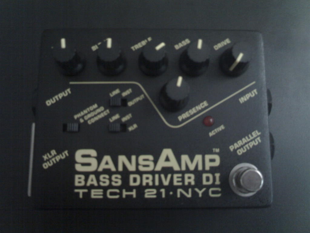SansAmp BASS DRIVER DI (TECH 21) 正面1.jpg