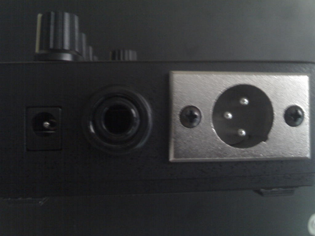SansAmp BASS DRIVER DI (TECH 21) 左侧面.jpg