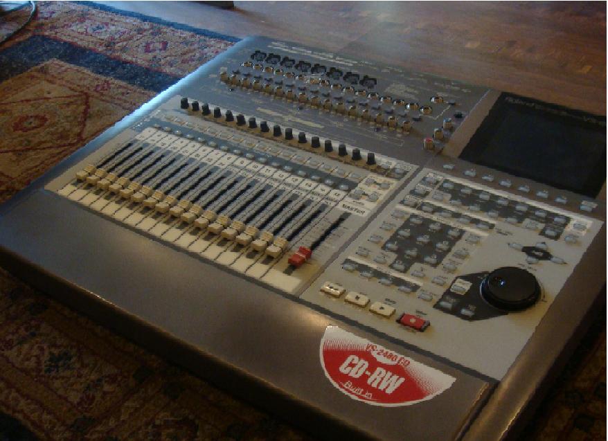 roland02.JPG