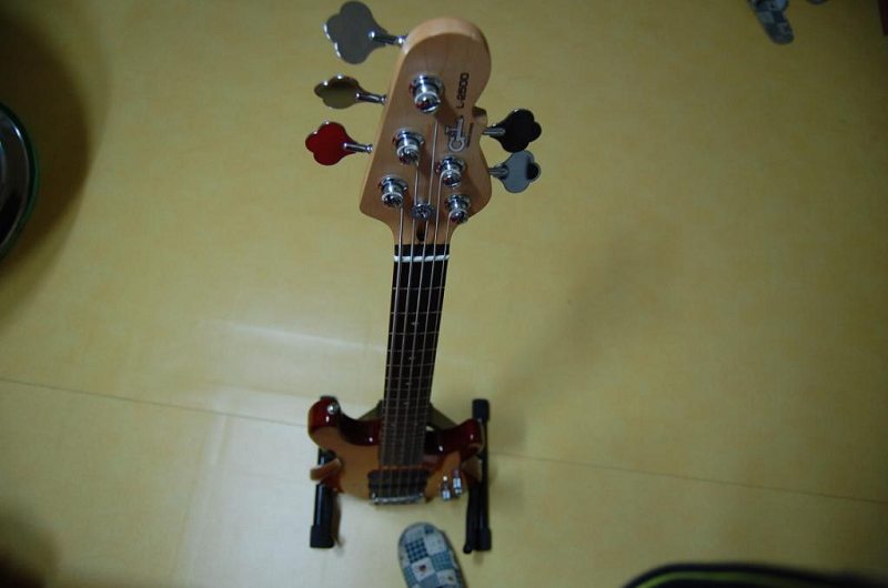 G&L tribute L2500 1.jpg