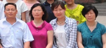 钟昌馨高顺玲胡世娟和初三政治老师.jpg