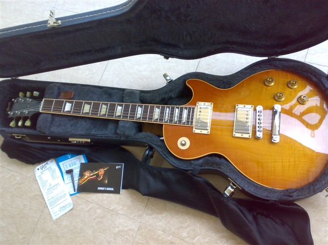 LES PAUL.jpg