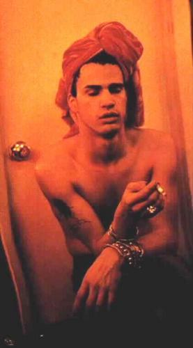 slash 1dfff27be88931ee0bd18763.jpg
