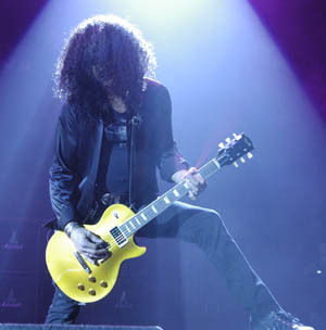 slash 4c629606f5fb406102088190.jpg