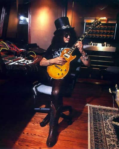 slash 504688911b8f04aba977a499.jpg