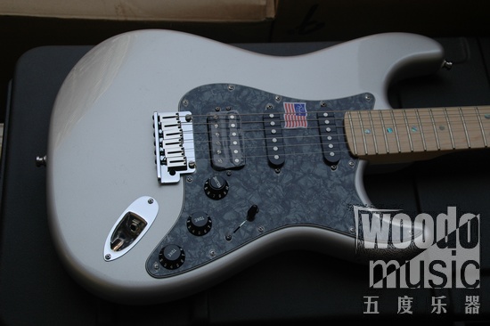 FENDER AM DELUXE HSS-2.jpg
