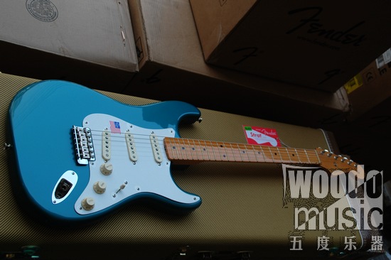 FENDER AM VINTAGE 57 ST-1.jpg
