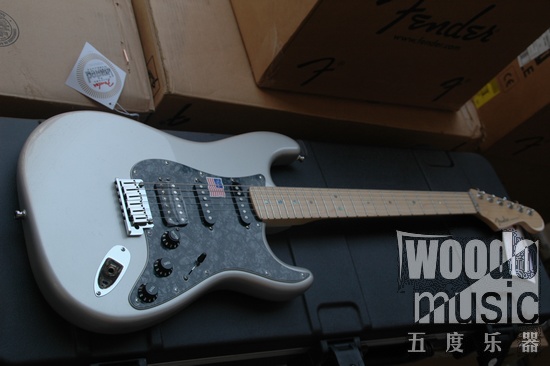 FENDER AM DELUXE HSS-1.jpg