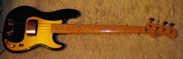 表妹是FENDER VINTAGE 57P.JPG
