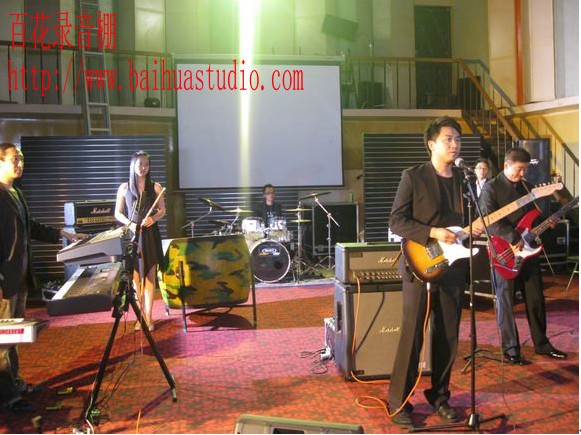 2010年6月6日，著名新西兰小提琴家艾琳娜在百花排练3.jpg