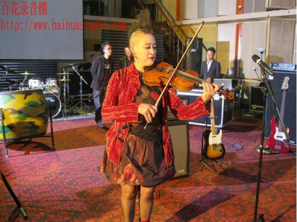 2010年6月6日，著名新西兰小提琴家艾琳娜在百花排练.jpg