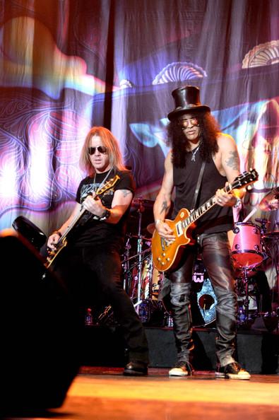 Slash+Slash+Performs+Asia+World+Expo+Hong+Rwa6FLpNAiol.jpg