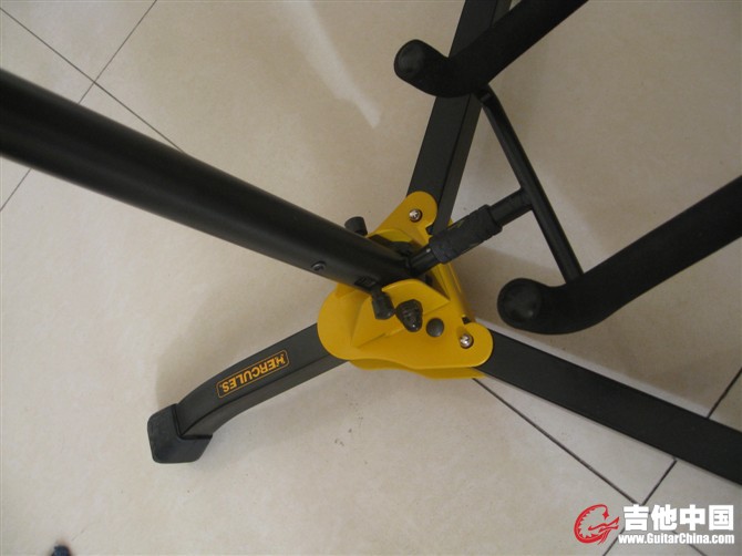 HERCULES 安全吉他架 (3).jpg