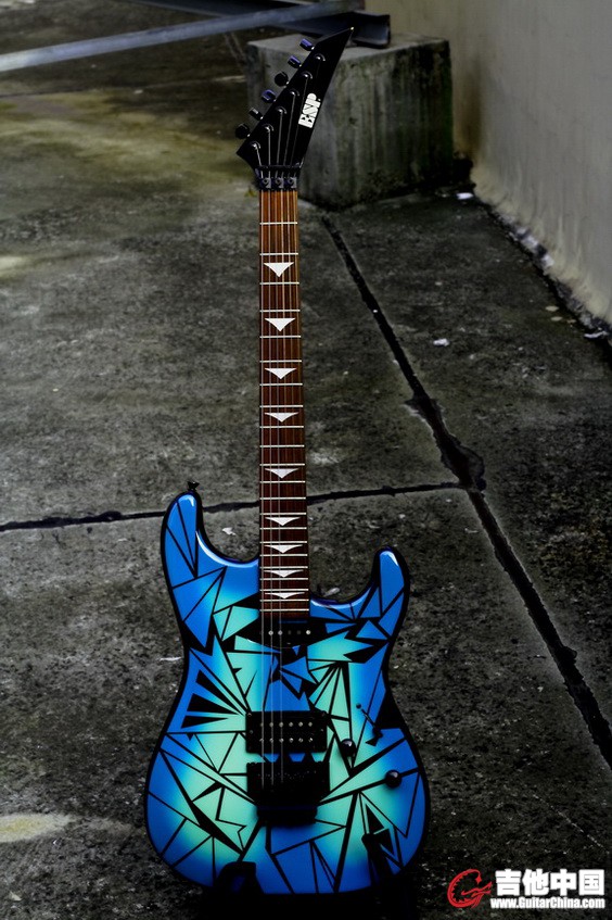 guitar0001.JPG