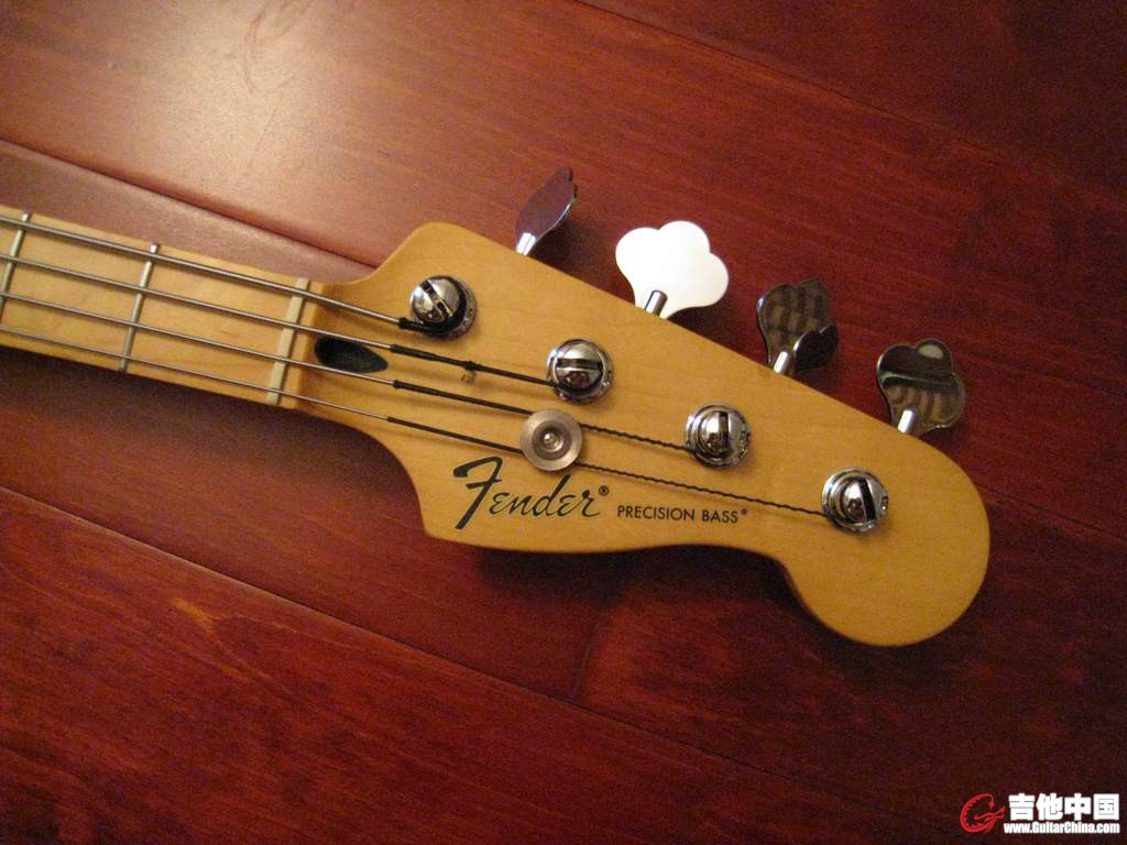 2Fender Standard Precision Bass 014-6102-306.jpg