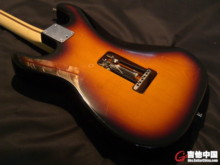 Fender USA  PLUS STRATO 010-7500 (16).jpg