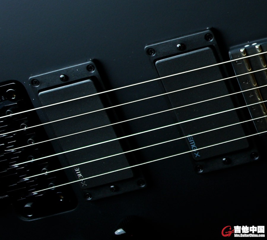 Jackson Custom Shop Soloist_EMG-X.jpg