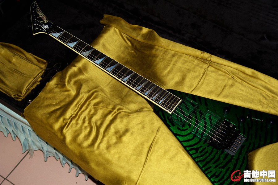 Jackson Custom Shop Mike Learn Concept King V_3.jpg