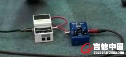 这蓝的是什么效果器？？要具体名字