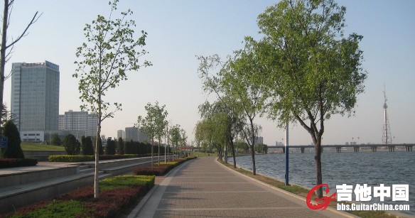 03.jpg