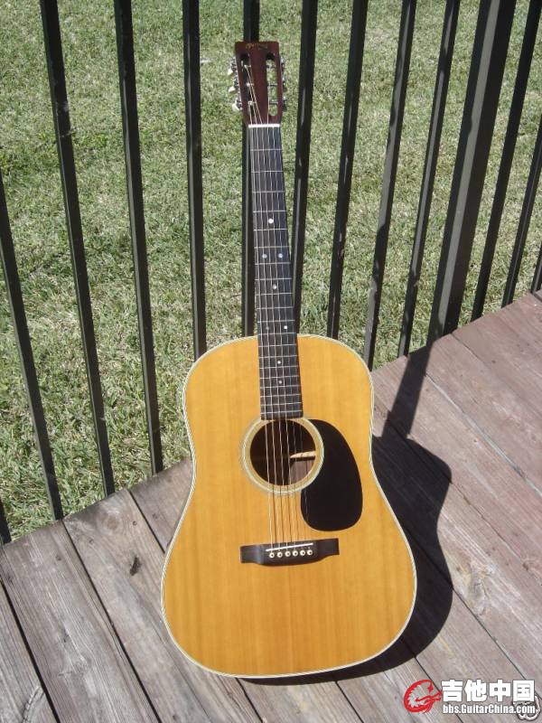 1967 Martin D-28S Brazilian Rosewood 12-fret guitar.jpg