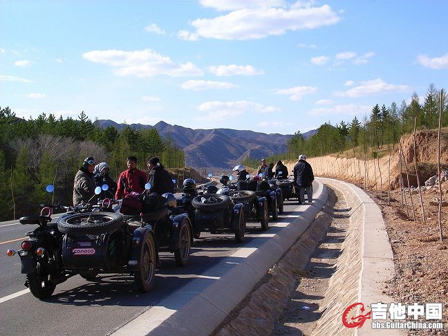 40615.1982926389_车队.JPG