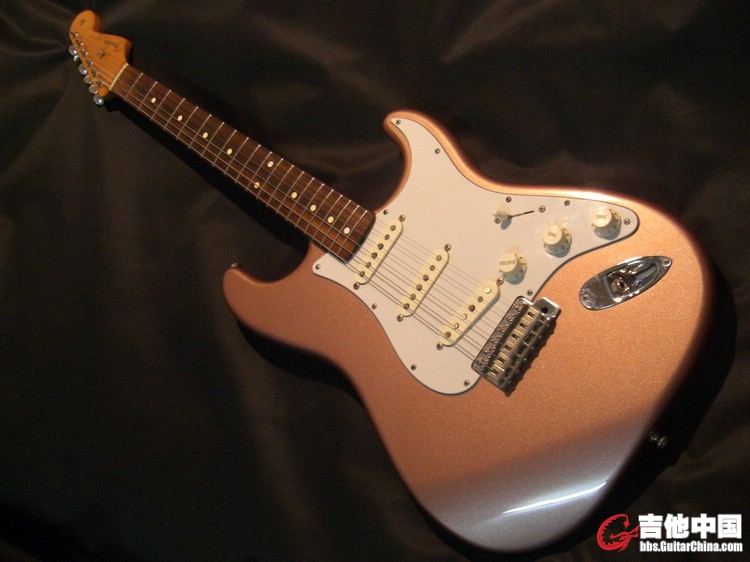 FENDER ClASSIC 60S (0).jpg