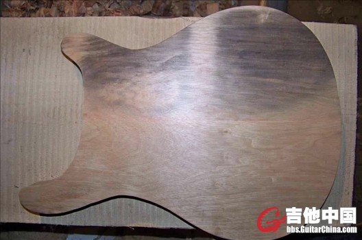 修边后，木材黑色部分应该是被氧化吧？应该是！