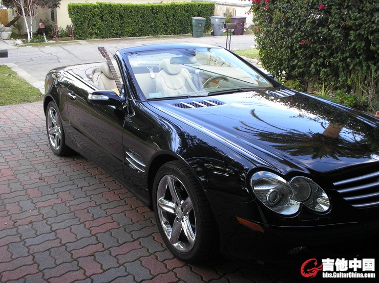 guitar__car_012_hooversup.jpg