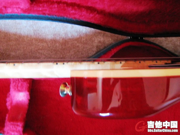 Guitar0142_调整大小.jpg