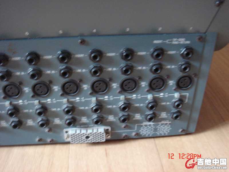 Z ALESIS X2调音台.jpg