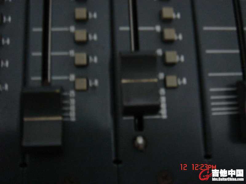 C ALESIS X2调音台.jpg