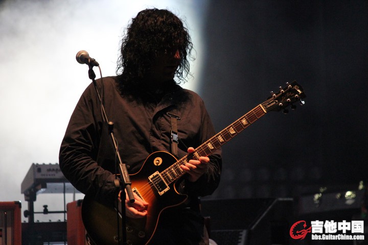 Rock=Gibson+Marshall+a little OverDrive