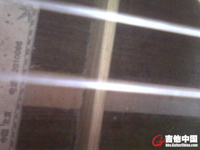 百忙的丁师傅，清理琴里的刨花锯末都变成奢望