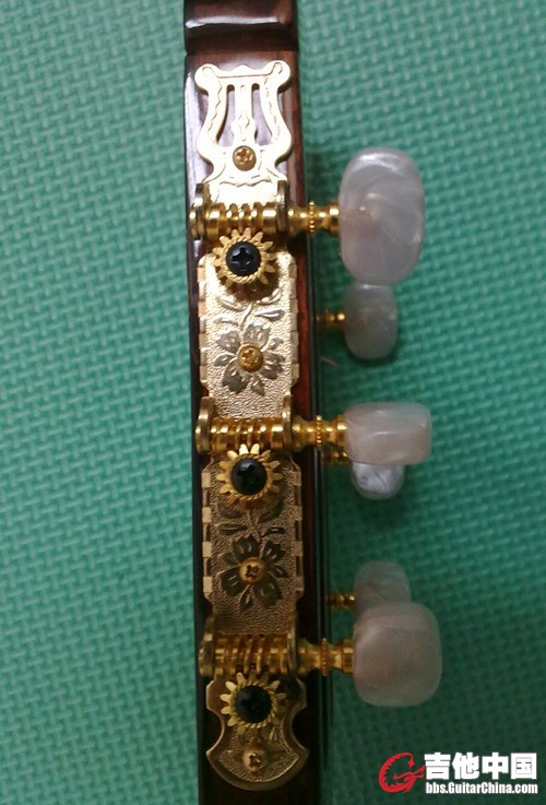 995.jpg